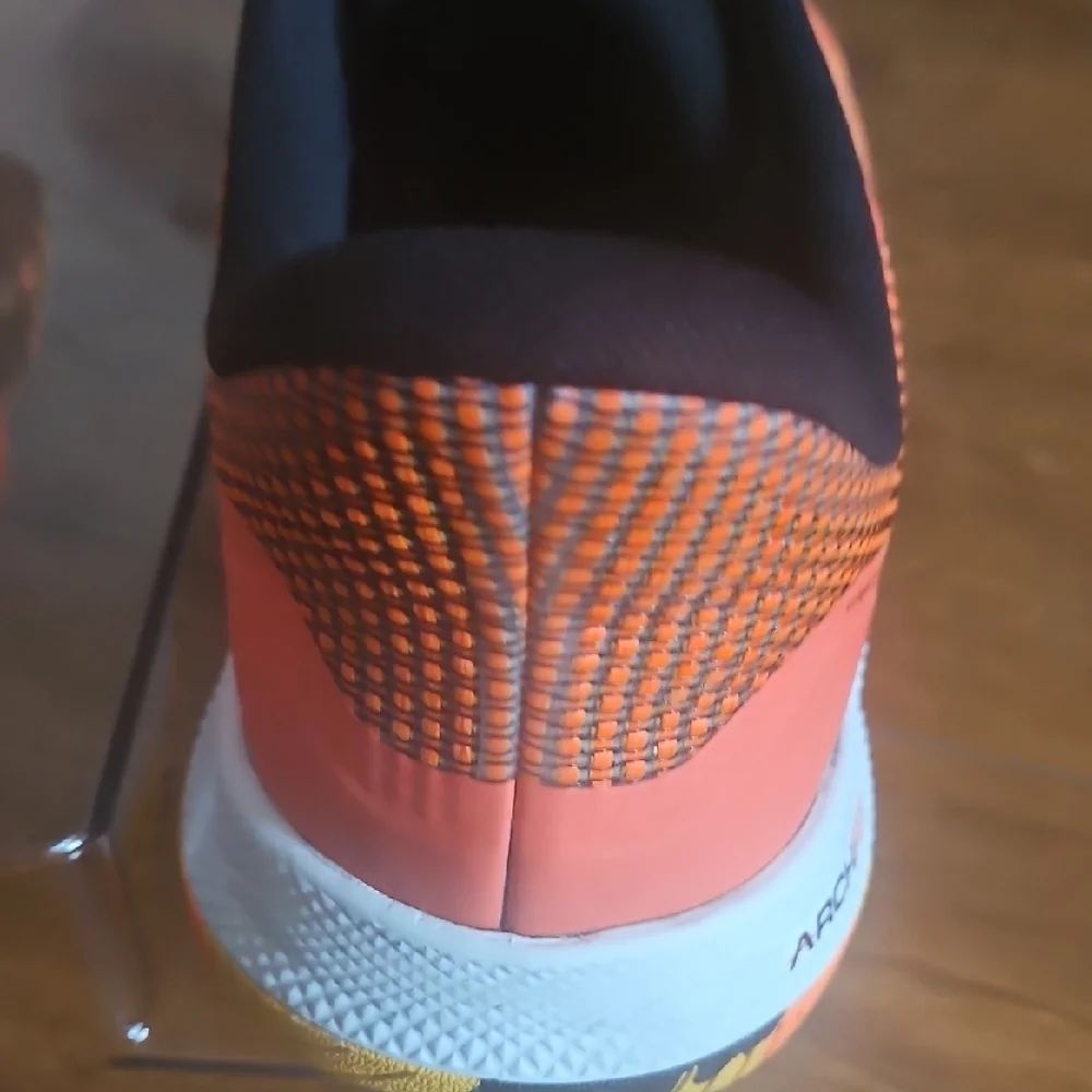 Skechers Mens Pickle Ball Sneakers Vibrant Orange and Black Sz 10.5